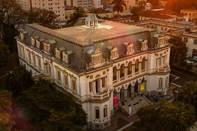 O Palácio dos Campos Elíseos, sede do Museu das Favelas, em São Paulo