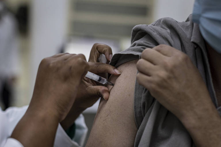 Vacinação contra a gripe começa na segunda (10) na cidade de São Paulo