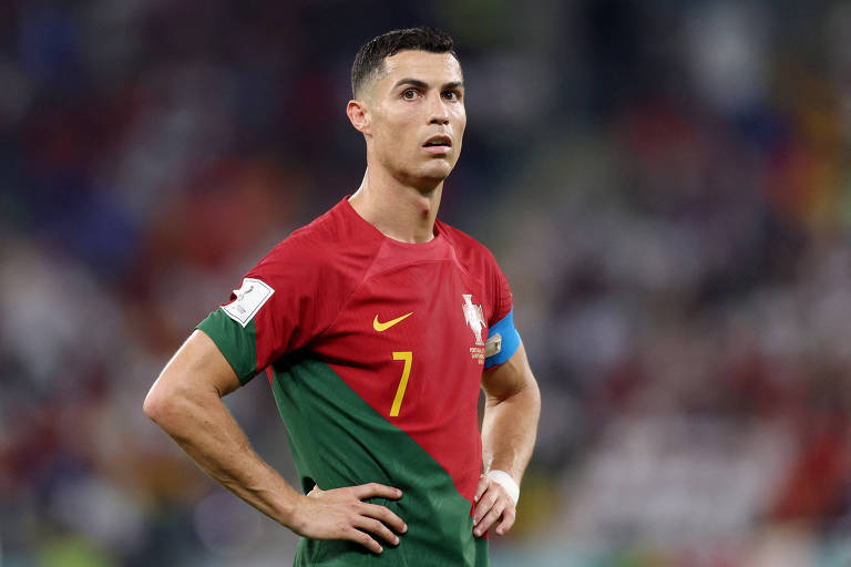 Cristiano Ronaldo tirou lanchinho da cueca durante jogo da Copa? Entenda
