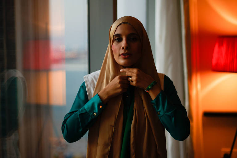 Bela, recatada e fashion, muçulmana usa Copa contra preconceitos