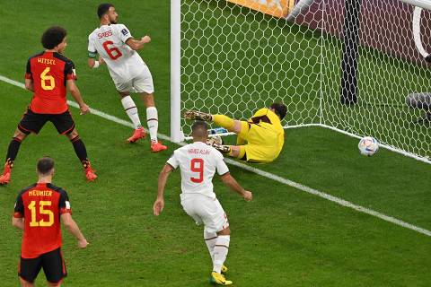 Com 1º gol de falta da Copa, Marrocos surpreende e derrota a Bélgica