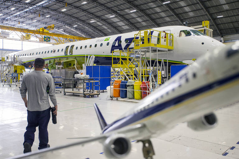 Para suportar crescimento de voos, Azul contrata 200 pilotos