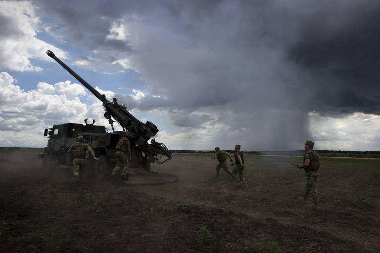 Soldados ucranianos disparam, na região de Donetsk, míssil doado pelos franceses