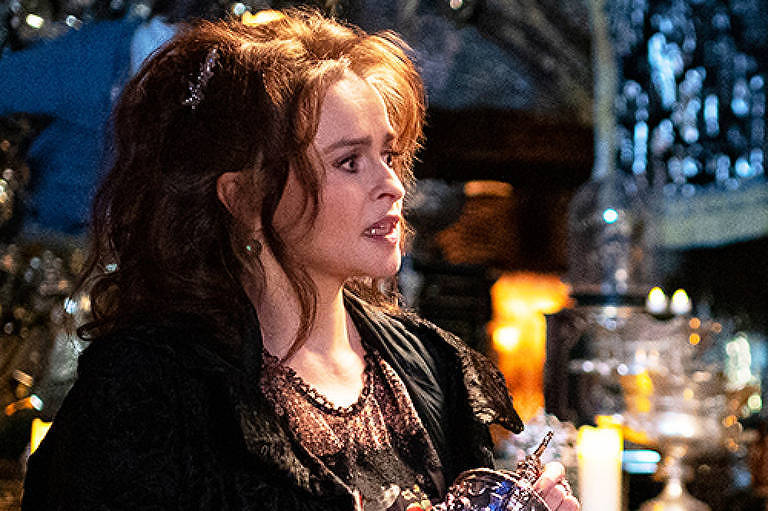 Helena Bonham Carter defende JK Rowling, autora de 'Harry Potter'