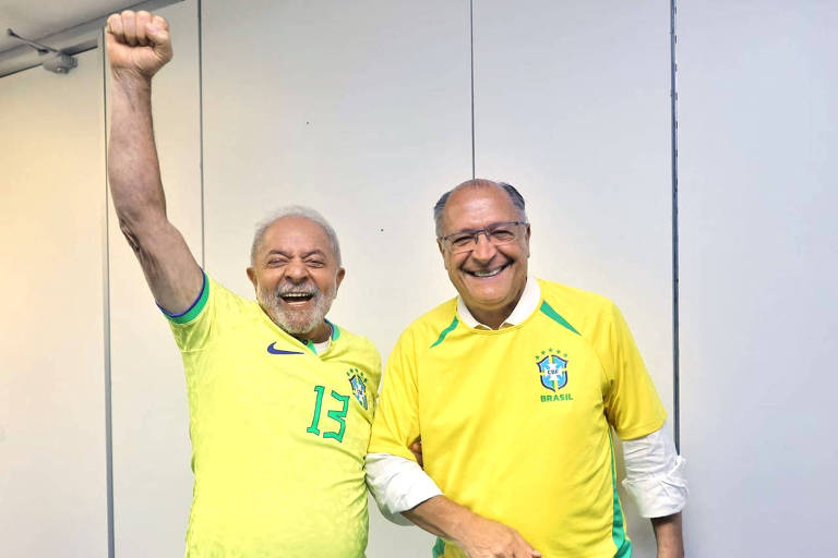 Lula diz que Brasil não tem ídolos no futebol e critica jogadores que curtem farra e noitada