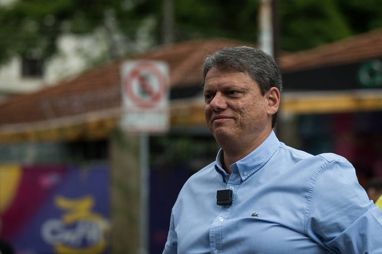 Tarcísio de Freitas (Republicanos) durante evento de campanha em São Paulo