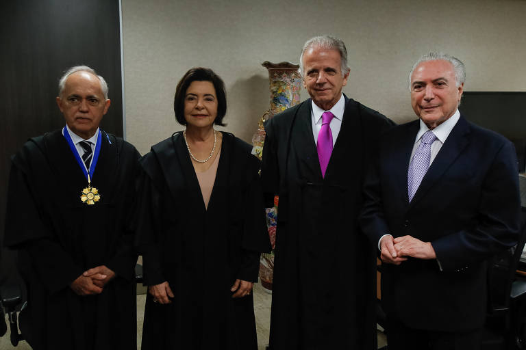 Aliados de Luiz Inácio Lula da Silva (PT) veem José Múcio Monteiro como uma solução para pacificar as Forças Armadas pela alta capacidade de articulação. Mesmo sendo amigo do petista, ele também manteve bom relacionamento com o presidente Jair Bolsonaro (PL)