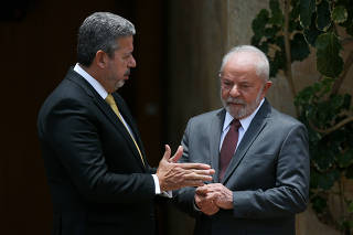 Lira e Lula conversam após encontro em Brasília