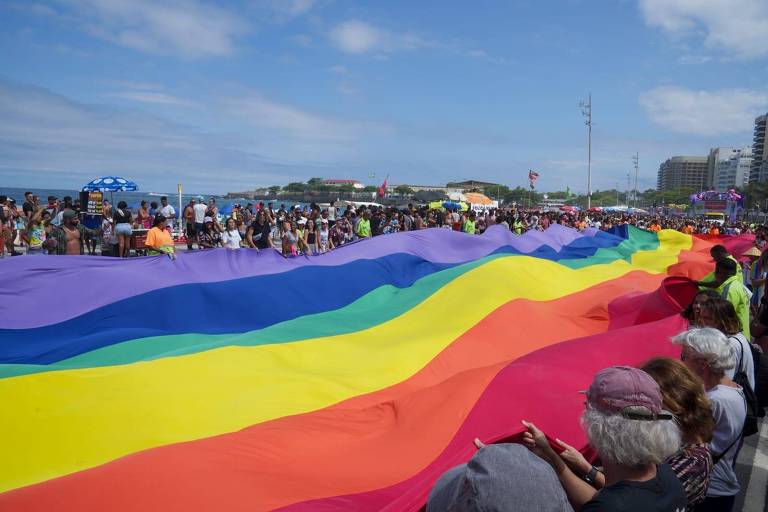 Cidade do Rio se cobre com as cores do arco-íris para festejar o Dia  Internacional do Orgulho LGBTQIAP+ - Rio - Extra Online