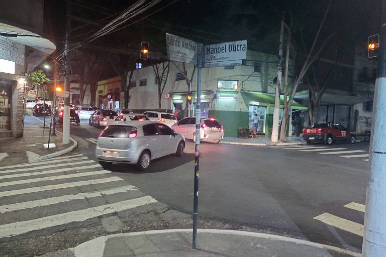 Semáforos continuam com problemas em São Paulo após concessão de serviços de reparo