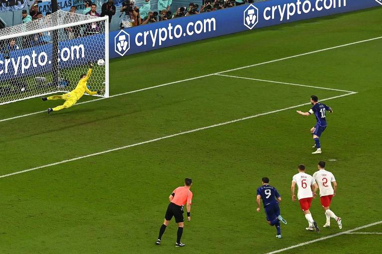 Montiel faz gol decisivo da Argentina e comemora tricampeonato