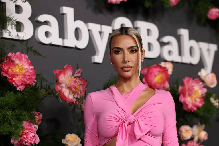 Kim Kardashian recusa convite para nova campanha da Balenciaga, diz site