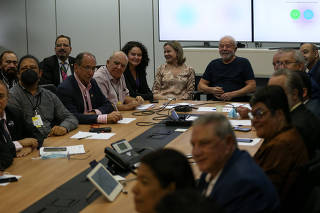 Lula se reúne com membros de centrais sindicais no CCBB