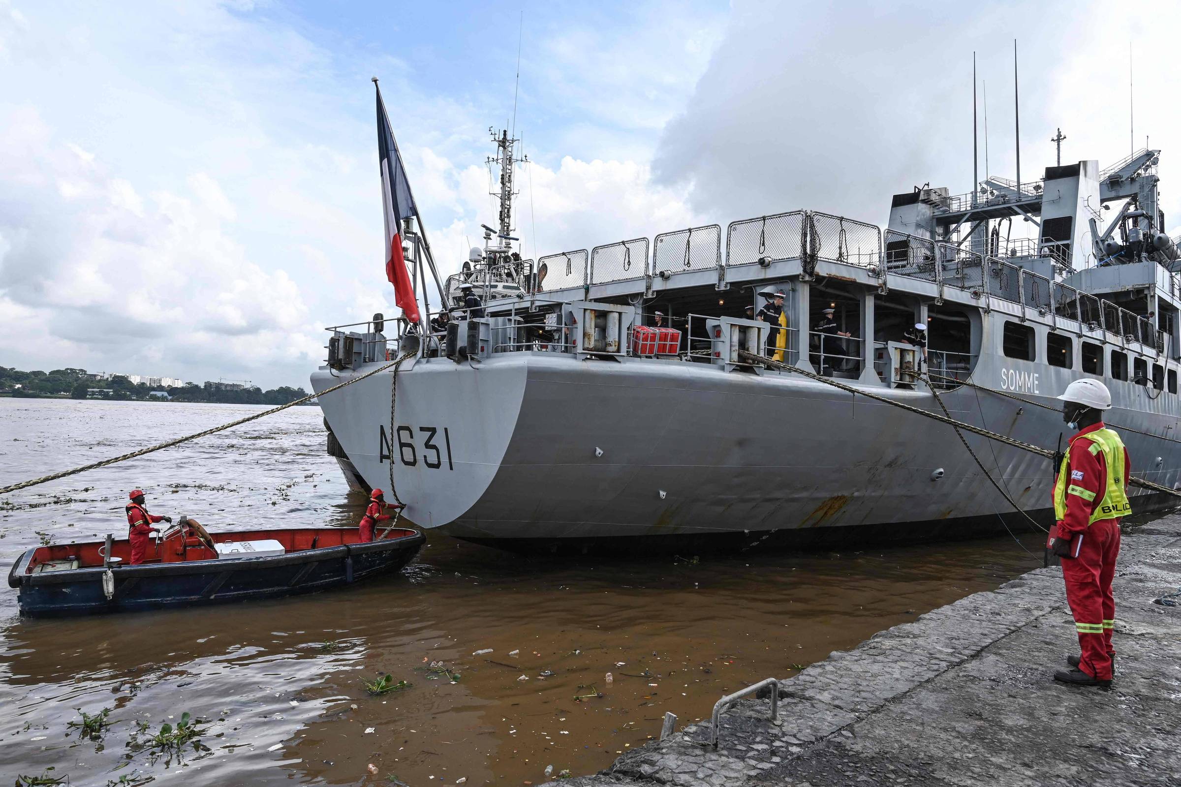 La France saisit 4 tonnes de cocaïne sur un navire en provenance du Brésil – 12/02/2022 – Monde