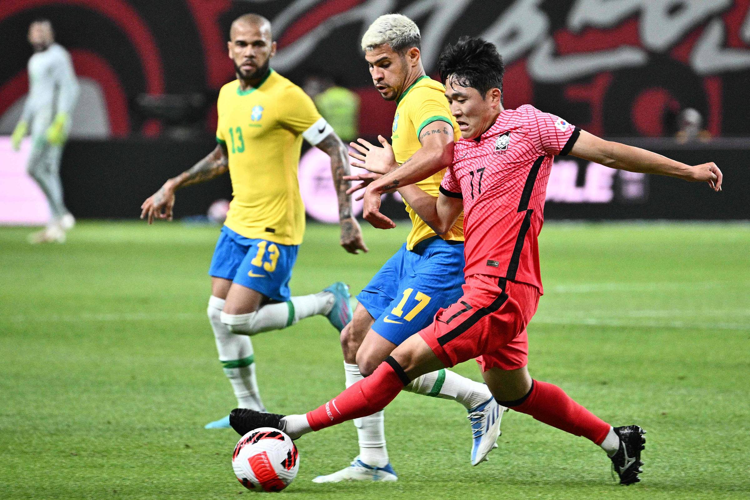Copa do Mundo: Internet vai à loucura com jogo entre Brasil e Coreia