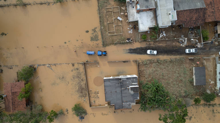 Chuva deixa rastro de destruição em Santa Catarina