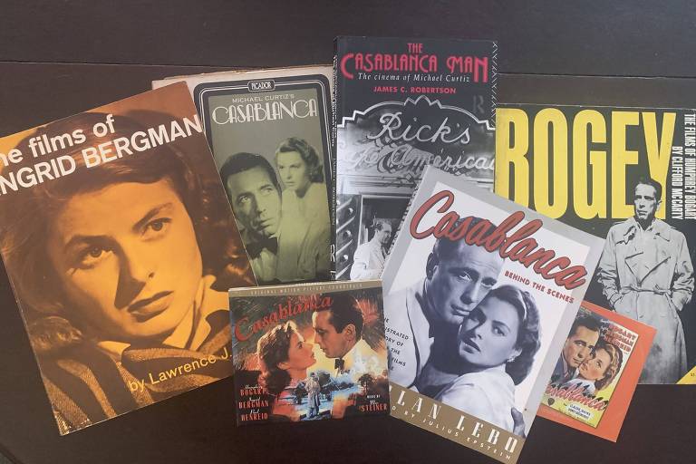 Livros sobre Casablanca, trilha sonora do filme e biografias de Humphrey Bogart, Ingrid Bergman e Michael Curtiz