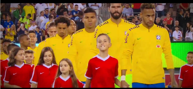 Indianos criam torcida organizada para apoiar Brasil na Copa do