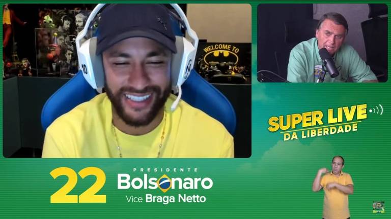 Neymar durante a live do então candidato a presidente Jair Bolsonaro, em 22 de outubro