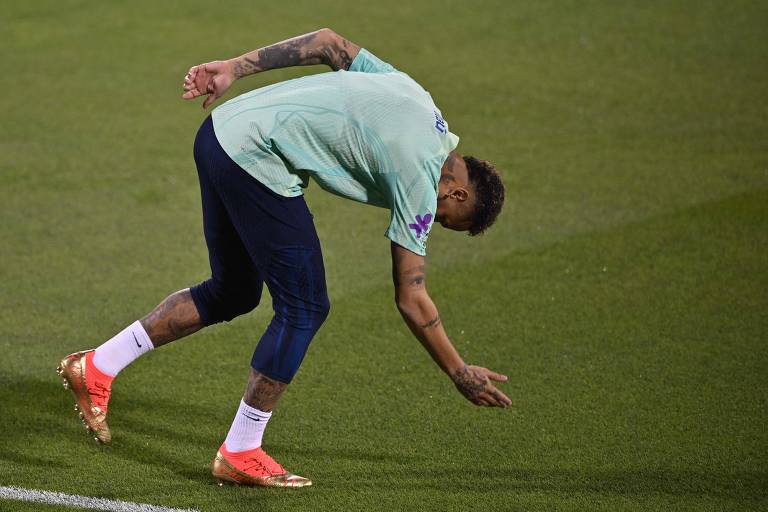 Sem votos de Tite e Messi, Neymar segue melhor do mundo só na 'periferia da  bola' - ESPN