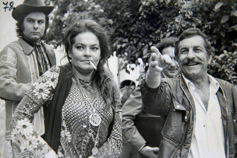 Da dir. para a esq., Ozualdo Candeias, Bárbara Fazio e Agnaldo Rayol nas filmagens de 'A Herança' (1970)