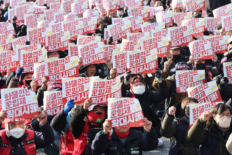 Caminhoneiros fazem greve na Coreia do Sul; veja fotos de hoje