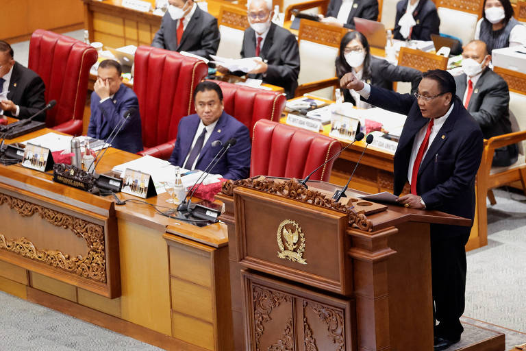Parlamentares da Indonésia durante sessão em Jacarta em que foi aprovado o novo Código Penal