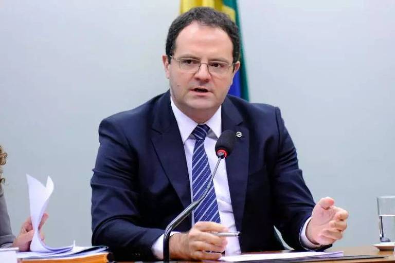 'PT não tem posto Ipiranga', diz Nelson Barbosa em meio a indefinição sobre ministro