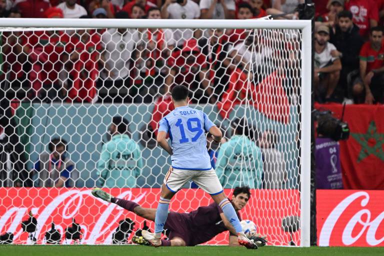 Marrocos faz história e, nos pênaltis, elimina a Espanha da Copa