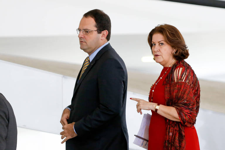 O ex-ministro da Fazenda, Nelson Barbosa, e a ex-presidente da Caixa, Miriam Belchior, integram o gabinete de transição de Lula