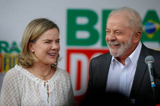Lula conversa com jornalistas sobre o governo de transição
