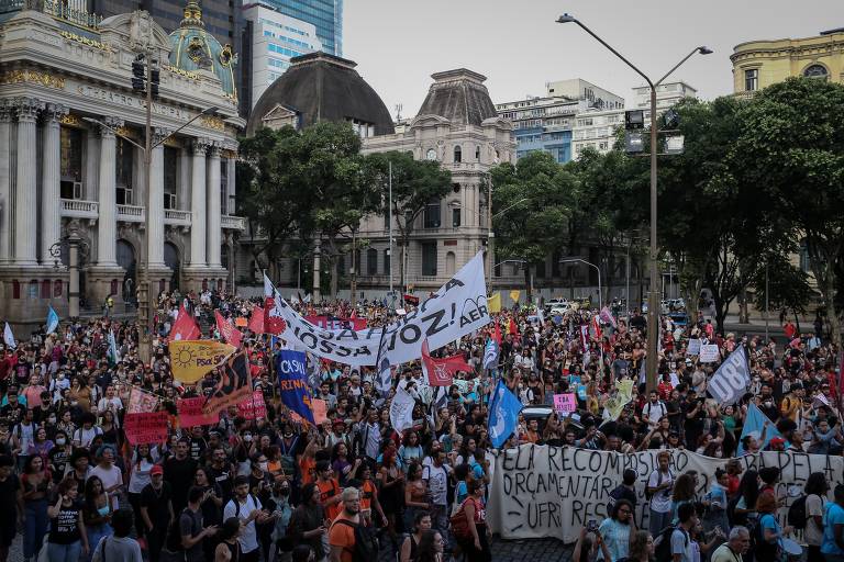 Governo federal bloqueia R$ 116 milhões do orçamento da Capes; R$ 86  milhões apenas em agosto - Metro 1