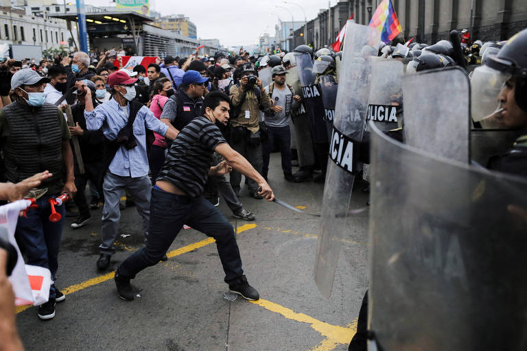 Pedro Castillo fracassa em tentativa de golpe no Peru e agrava crise política