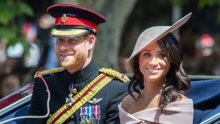 Como Harry e Meghan ganham dinheiro após deixarem cargos na família real britânica