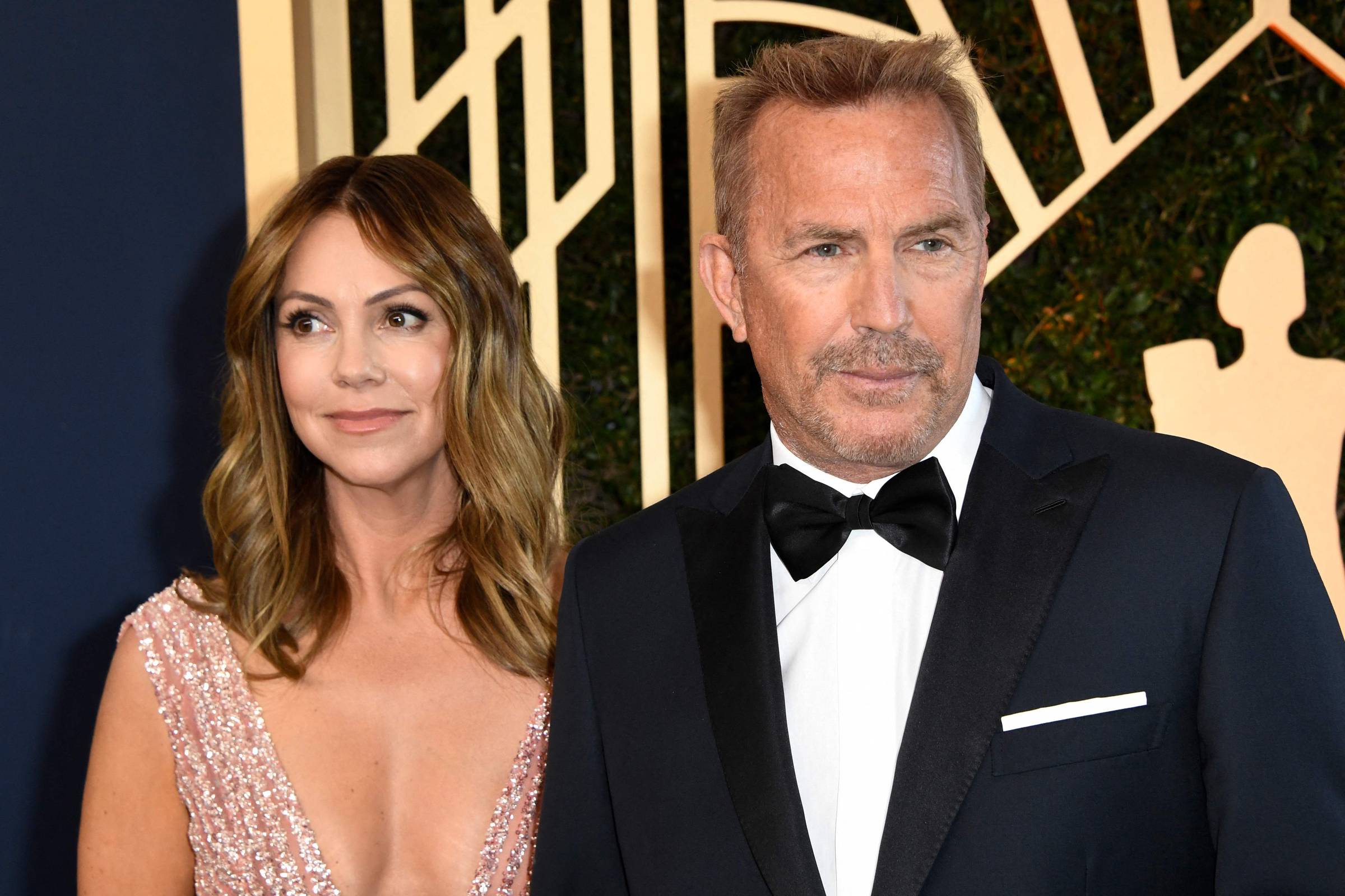 Kevin Costner E Mulher Se Divorciam Após 18 Anos - 02/05/2023 ...