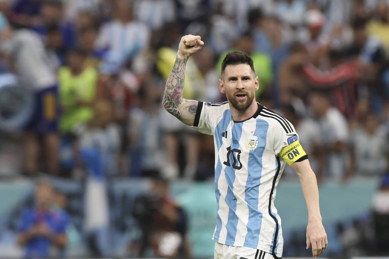 Messi celebra gol no empate contra a Holanda; argentina levou a melhor nos pênaltis