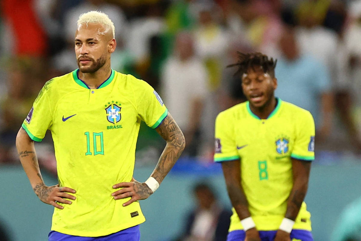 Por que o Brasil tinha sete jogadores no ataque no gol da Croácia