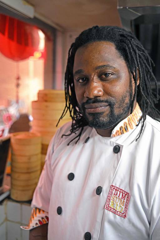 Dona do restaurante Afro Gourmet, do RJ, chef Dandara Batista tem história  contada no livro 'Receita de Vida' - Mundo Negro