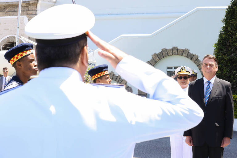 O Presidente Jair Bolsonaro participa da Cerimônia de Declaração de Guardas-Marinha na Escola Naval, RJ. 