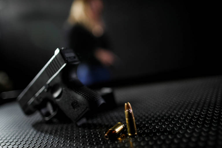 Pistola em clube de tiro em Brasília