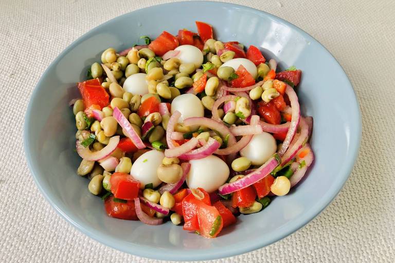 Salada de feijão é companhia ideal para churrasco no verão