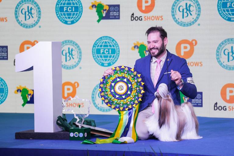 Shih tzu vence evento internacional de cães de raça em SP