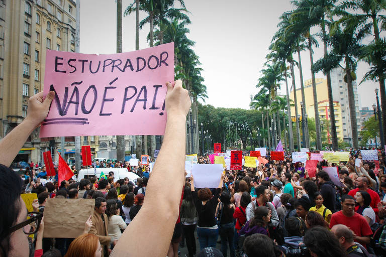 Protesto contra o chamado Estatuto do Nascituro na praça da Sé, em São Paulo, em 2013; texto, que voltou à pauta da Câmara dos Deputados, transforma o aborto em crime hediondo