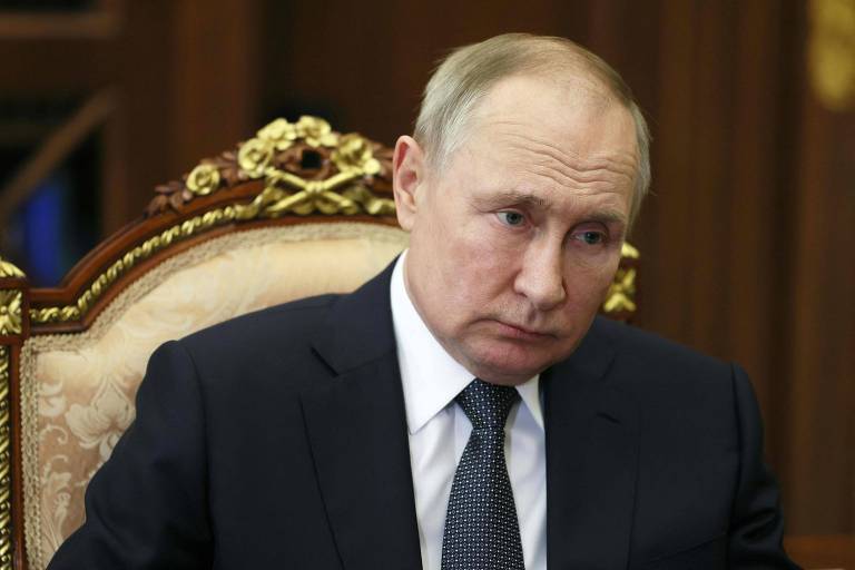 O presidente russo, Vladimir Putin, participa de reunião no Kremlin, em Moscou