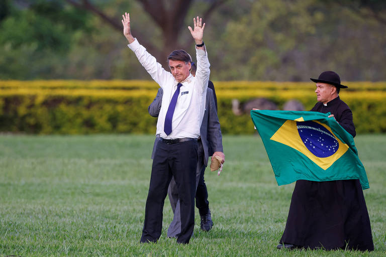 IMAGEM DO DIA - Bolsonaro fecha com Pastor Sampaio Jr. em Paço do Lumiar -  Neto Cruz