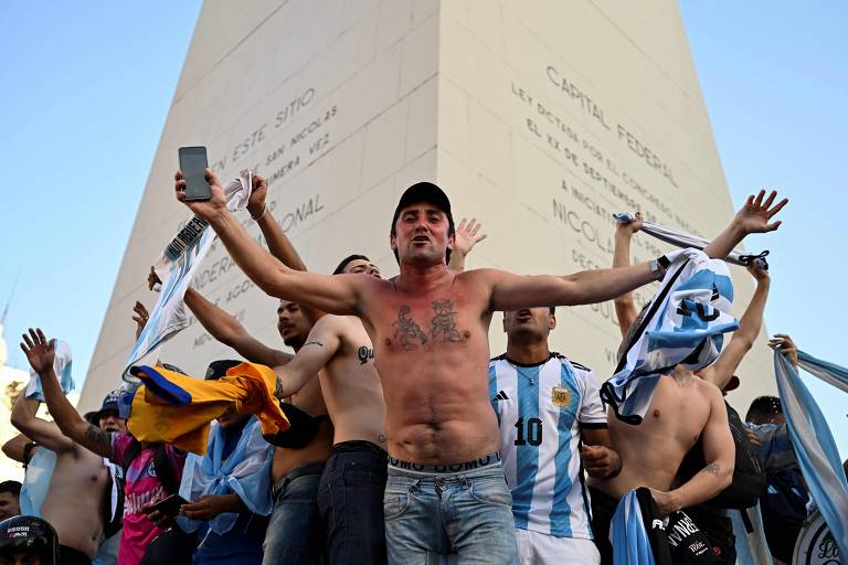 Argentinos tomam as ruas de Buenos Aires para celebrar seleção na final