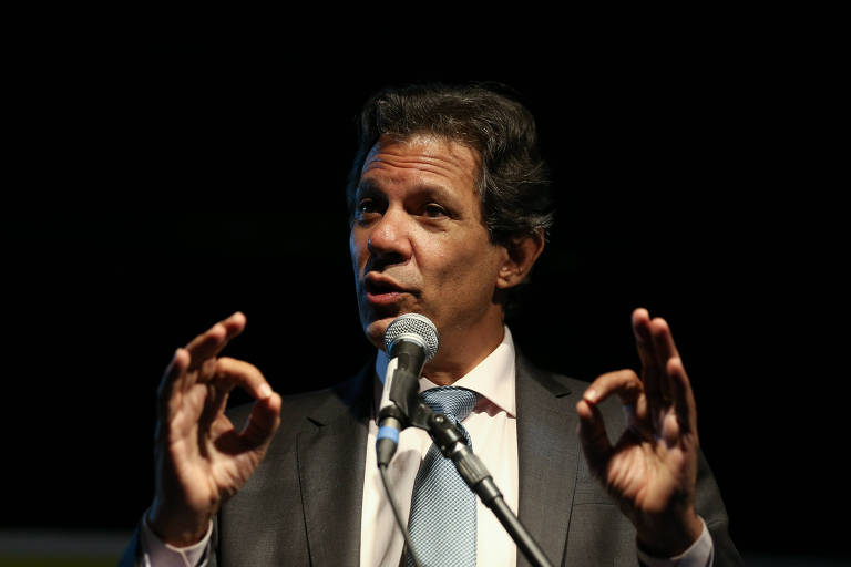 Fernando Haddad durante anúncio de Lula de que será o ministro da Fazenda de seu governo