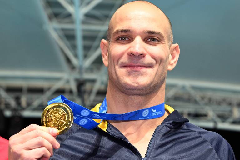 Aos 42, Nicholas Santos bate a própria marca como mais velho a ser campeão mundial de natação