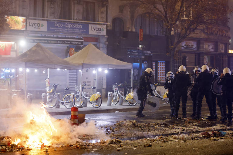 Após derrota na Copa, marroquinos entram em confronto com a polícia em Bruxelas