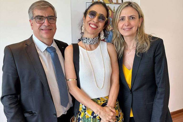 O reitor da USP, Carlos Gilberto Carlotti Junior, a cantora Marisa Monte e a médica cardiologista Ludhmila Hajjar